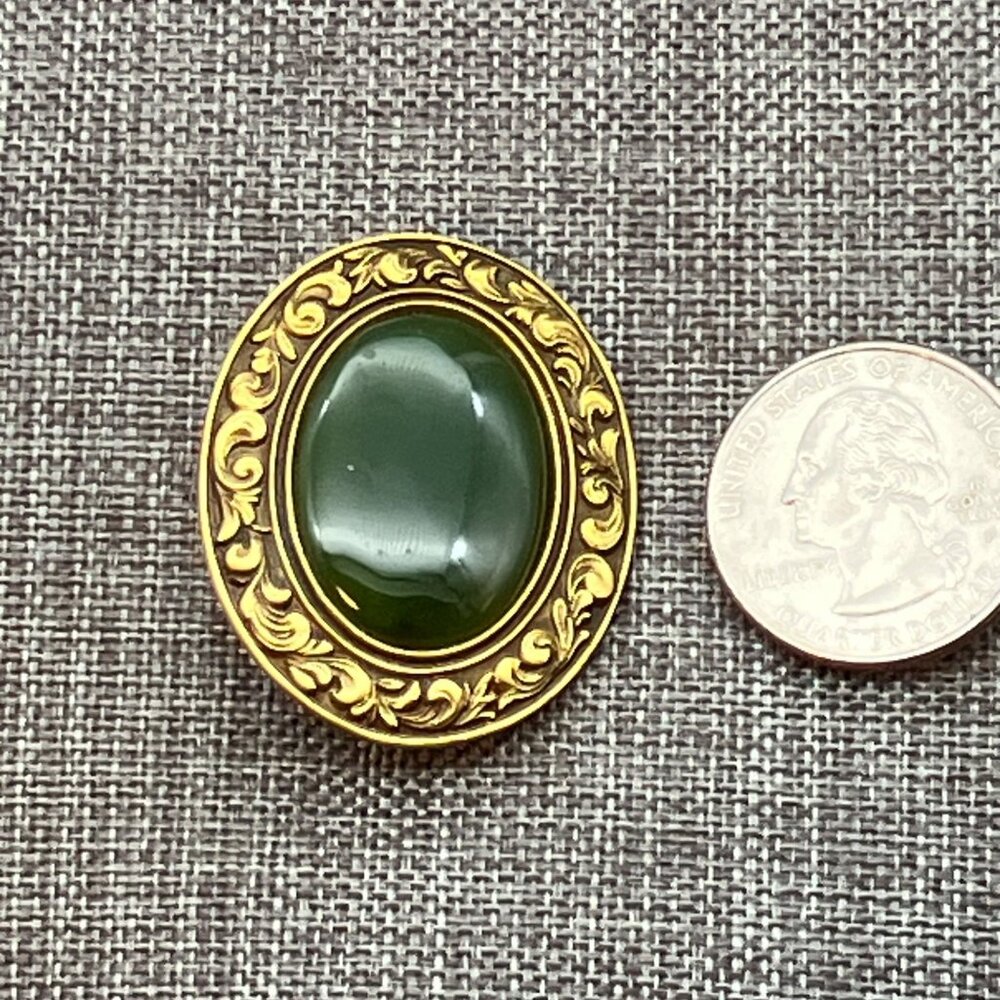EI Oval Cabochon Brooch Pin 1.5 In Gold Green Stone Elegant Classic Vintage